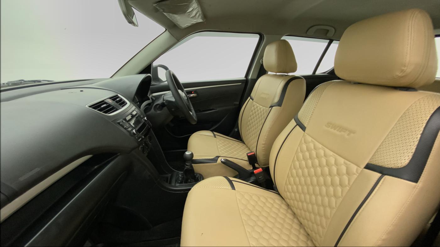 2016 Maruti Swift VXI O, CNG, Manual, 30,925 km, Right Side Front Door Cabin