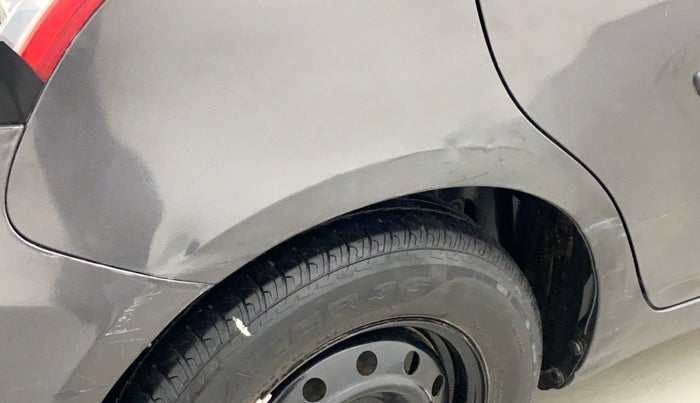 2016 Maruti Swift VXI O, CNG, Manual, 30,925 km, Right quarter panel - Minor scratches