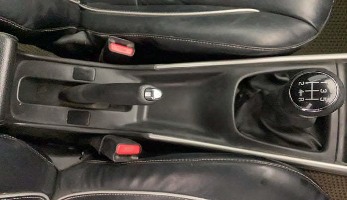 2017 Maruti Baleno ALPHA DIESEL 1.3, Diesel, Manual, 1,00,831 km, Gear Lever