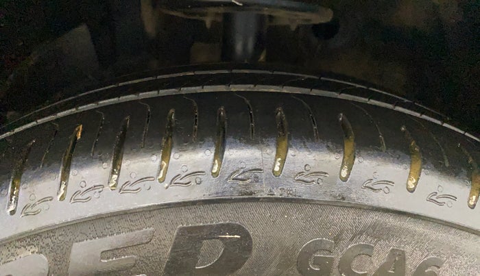 2017 Maruti Baleno ALPHA DIESEL 1.3, Diesel, Manual, 1,00,831 km, Left Front Tyre Tread