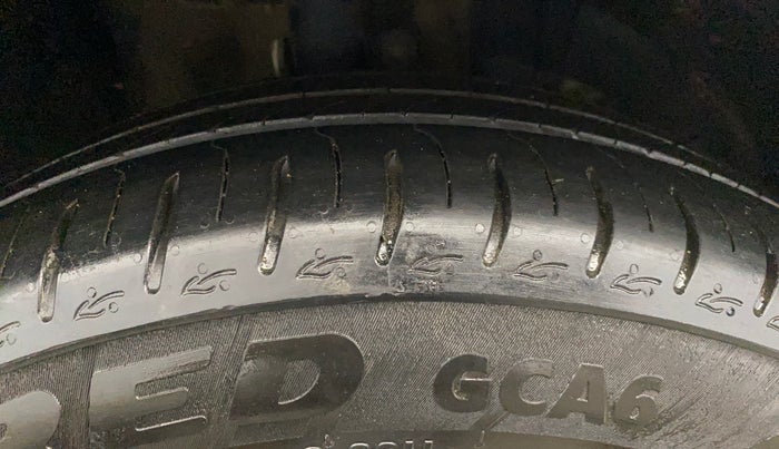 2017 Maruti Baleno ALPHA DIESEL 1.3, Diesel, Manual, 1,00,831 km, Right Front Tyre Tread