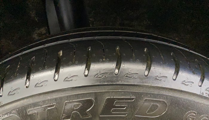 2017 Maruti Baleno ALPHA DIESEL 1.3, Diesel, Manual, 1,00,831 km, Right Rear Tyre Tread