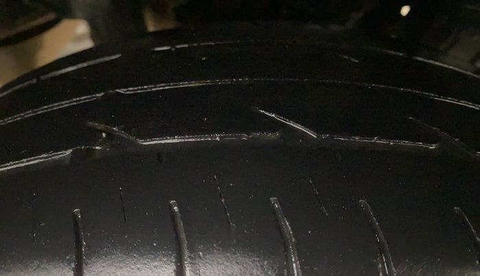 2015 Hyundai Eon ERA +, Petrol, Manual, 57,149 km, Left Rear Tyre Tread