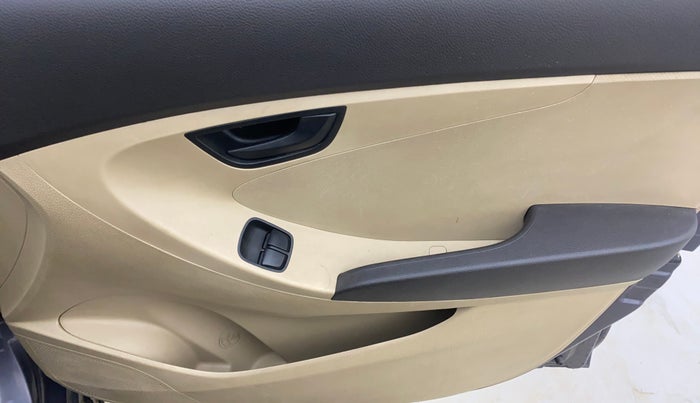 2015 Hyundai Eon ERA +, Petrol, Manual, 57,149 km, Driver Side Door Panels Control