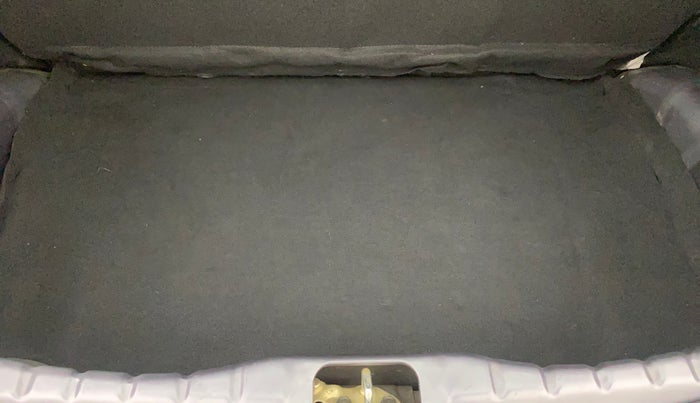 2015 Hyundai Eon ERA +, Petrol, Manual, 57,149 km, Boot Inside