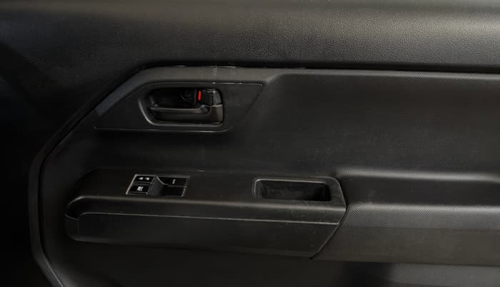 2020 Maruti New Wagon-R LXI 1.0, Petrol, Manual, 20,484 km, Driver Side Door Panels Control