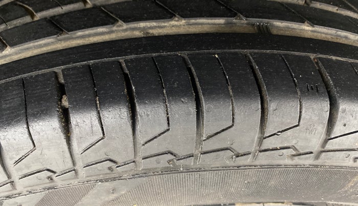 2021 Maruti Vitara Brezza ZXI, Petrol, Manual, 93,998 km, Left Rear Tyre Tread