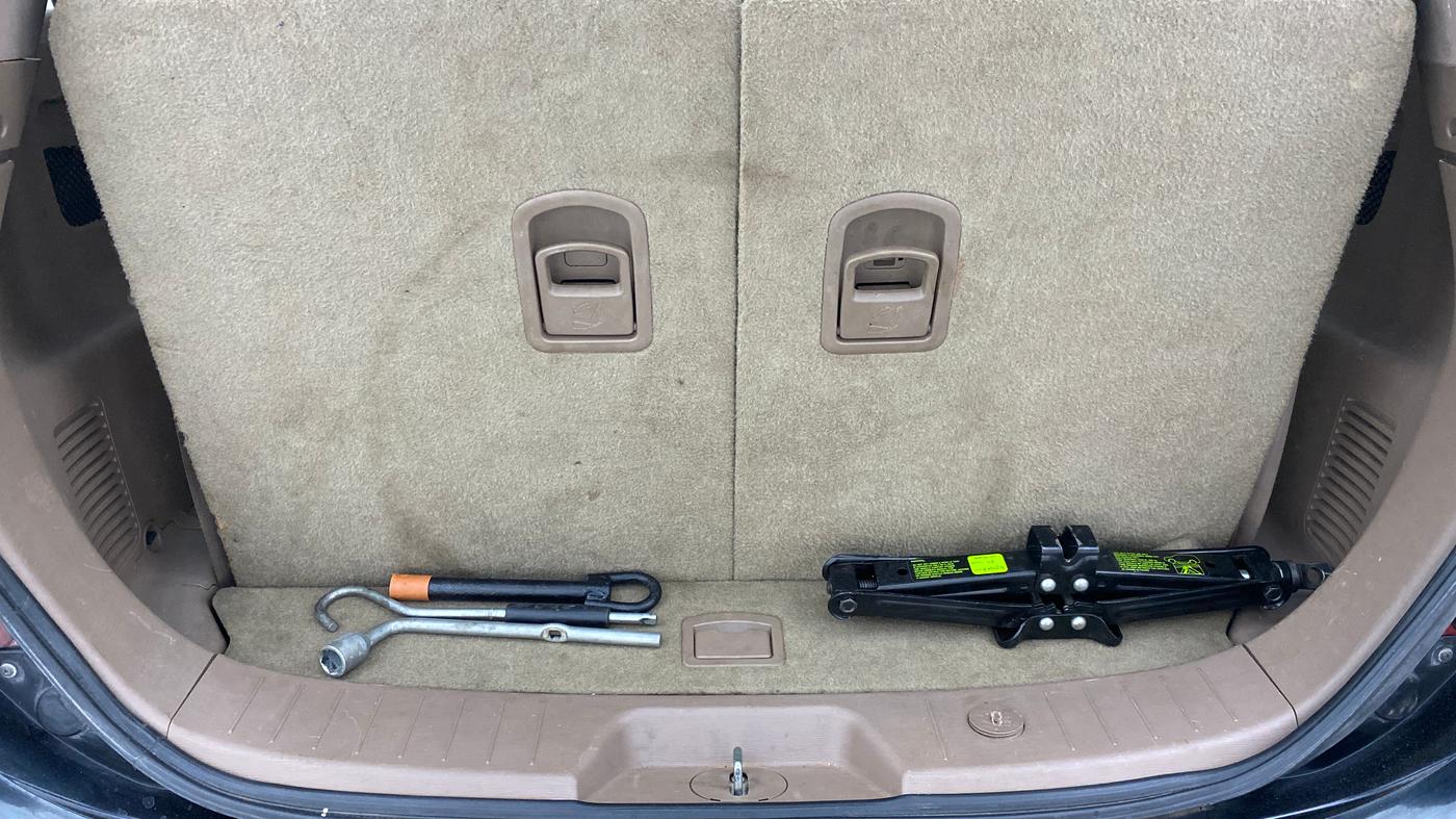 2014 Mahindra XUV500 W6 4X2, Diesel, Manual, 98,054 km, Boot Inside
