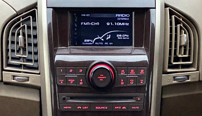 2014 Mahindra XUV500 W6 4X2, Diesel, Manual, 98,054 km, Infotainment System