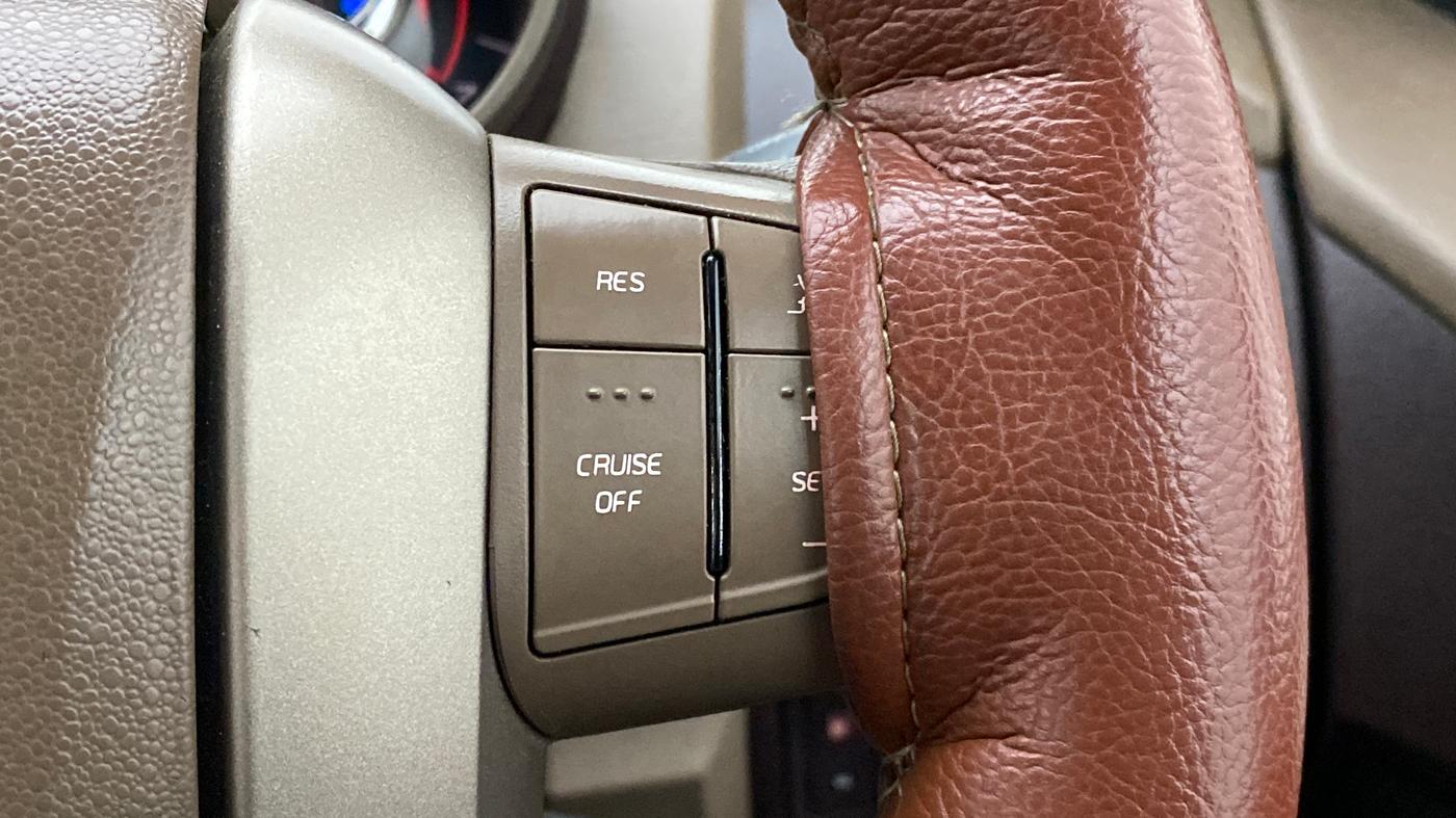 2014 Mahindra XUV500 W6 4X2, Diesel, Manual, 98,054 km, Adaptive Cruise Control