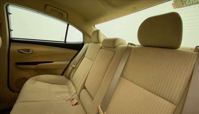 2018 Toyota YARIS G CVT, Petrol, Automatic, 76,719 km, Right Side Rear Door Cabin