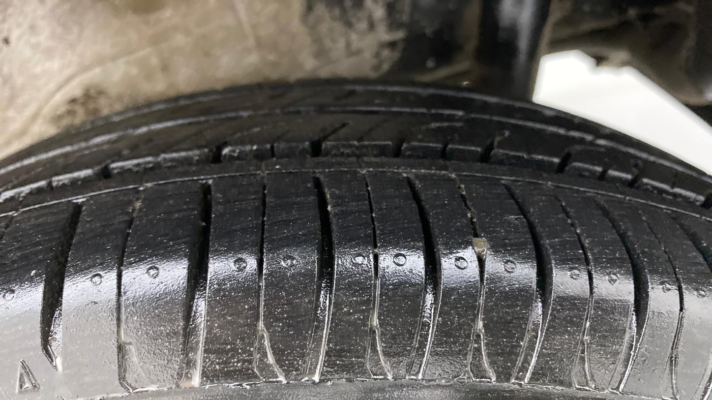 2015 Maruti Wagon R 1.0 VXI, Petrol, Manual, 56,303 km, Left Rear Tyre Tread