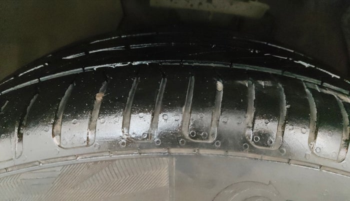 2022 MG ASTOR SHARP 1.5 MT, Petrol, Manual, 10,118 km, Left Front Tyre Tread