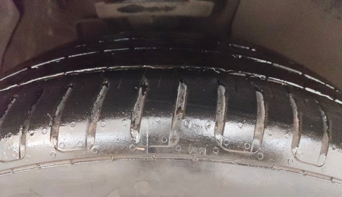 2022 MG ASTOR SHARP 1.5 MT, Petrol, Manual, 10,118 km, Right Front Tyre Tread