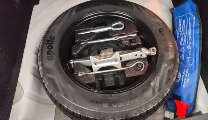 2022 MG ASTOR SHARP 1.5 MT, Petrol, Manual, 10,118 km, Spare Tyre