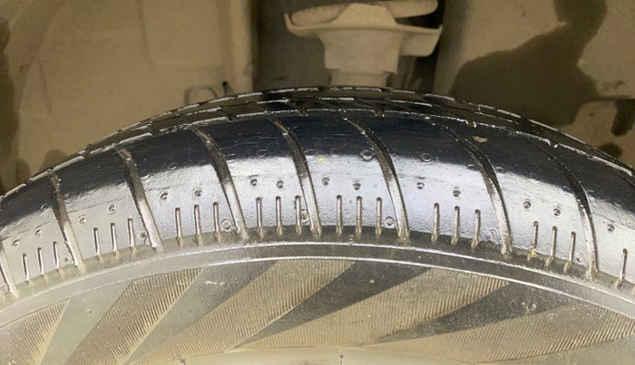2022 Renault Kwid RXT 1.0 AMT, Petrol, Automatic, 41,062 km, Left Front Tyre Tread