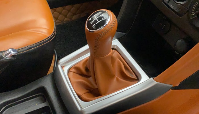 2019 Maruti Vitara Brezza VDI, Diesel, Manual, 61,307 km, Gear lever - Boot cover slightly torn