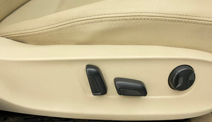 2012 Volkswagen Jetta HIGHLINE TDI, Diesel, Manual, 76,275 km, Driver Side Adjustment Panel