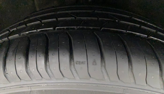 2012 Volkswagen Jetta HIGHLINE TDI, Diesel, Manual, 76,275 km, Right Rear Tyre Tread