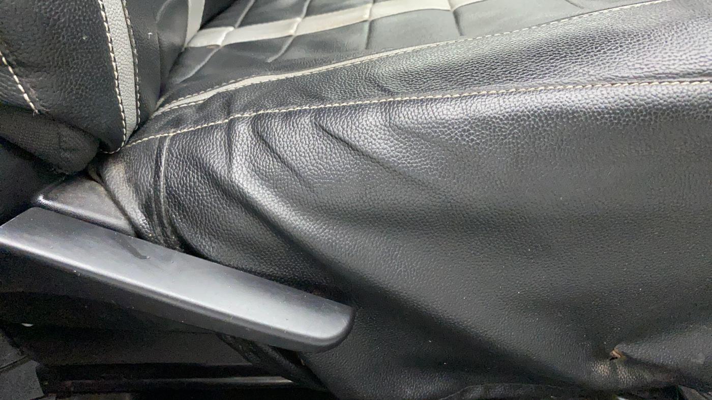 2011 Toyota Etios Liva G, Petrol, Manual, 42,283 km, Driver Side Adjustment Panel