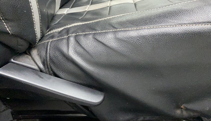 2011 Toyota Etios Liva G, Petrol, Manual, 42,283 km, Driver Side Adjustment Panel