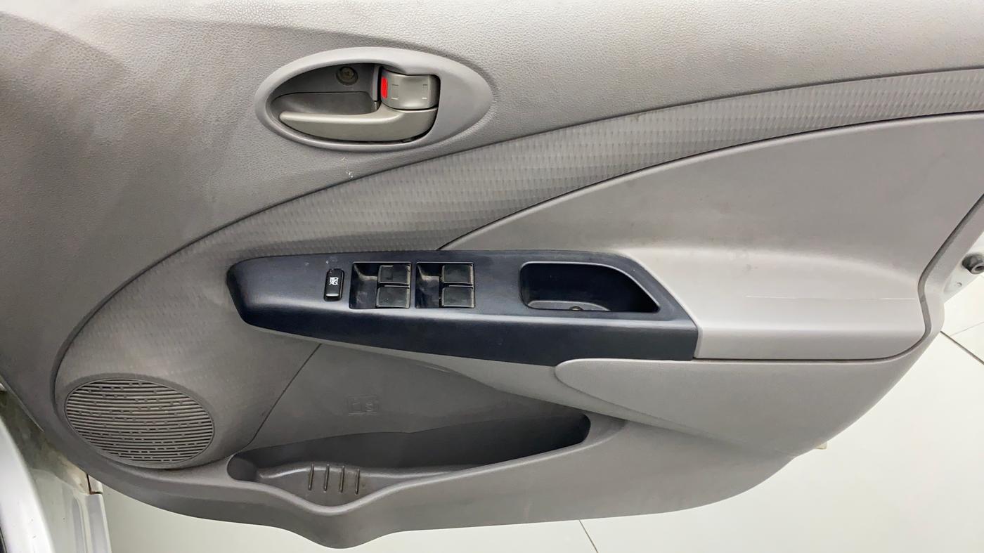 2011 Toyota Etios Liva G, Petrol, Manual, 42,283 km, Driver Side Door Panels Control