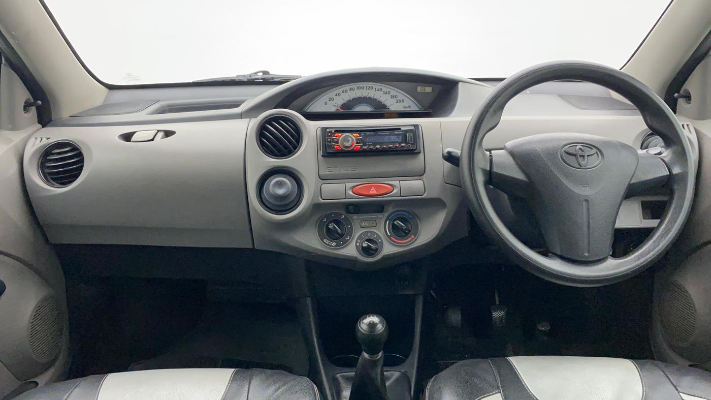 2011 Toyota Etios Liva G, Petrol, Manual, 42,283 km, Dashboard