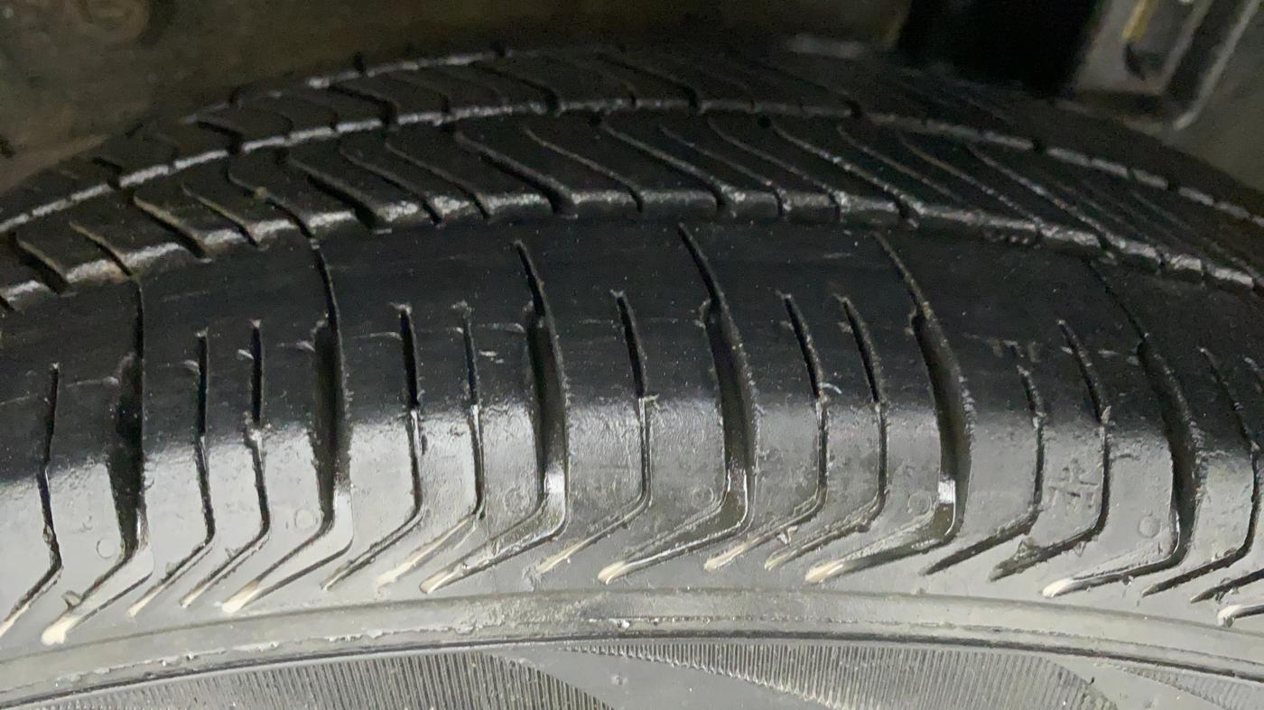 2011 Toyota Etios Liva G, Petrol, Manual, 42,283 km, Left Rear Tyre Tread