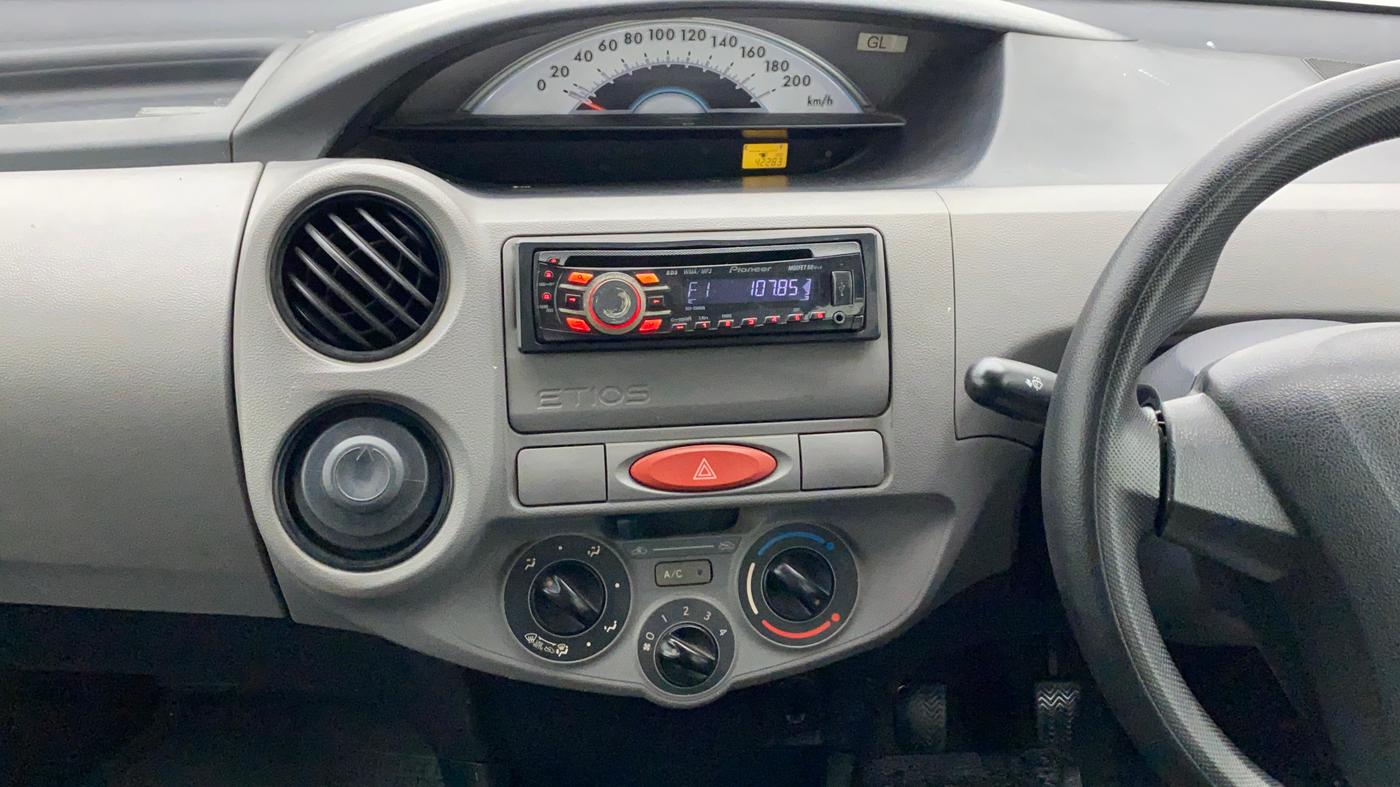 2011 Toyota Etios Liva G, Petrol, Manual, 42,283 km, Air Conditioner