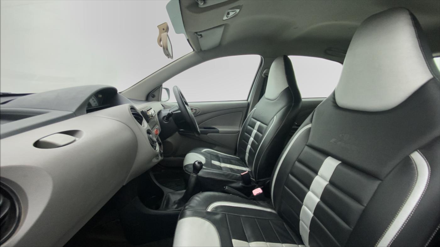 2011 Toyota Etios Liva G, Petrol, Manual, 42,283 km, Right Side Front Door Cabin
