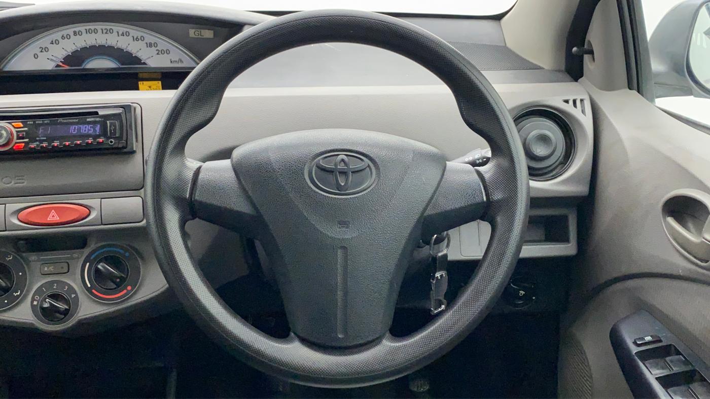 2011 Toyota Etios Liva G, Petrol, Manual, 42,283 km, Steering Wheel Close Up