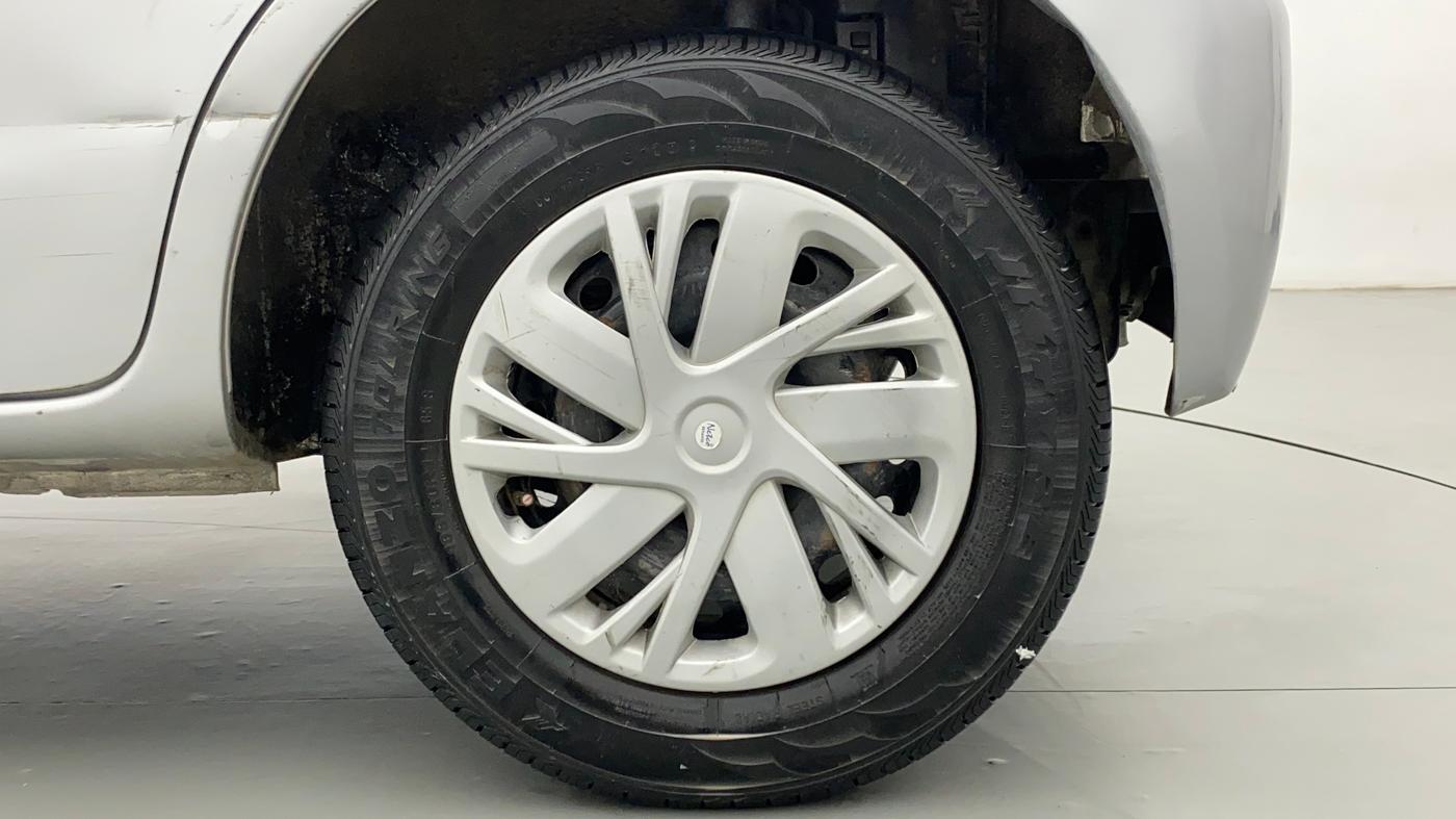 2011 Toyota Etios Liva G, Petrol, Manual, 42,283 km, Left Rear Wheel