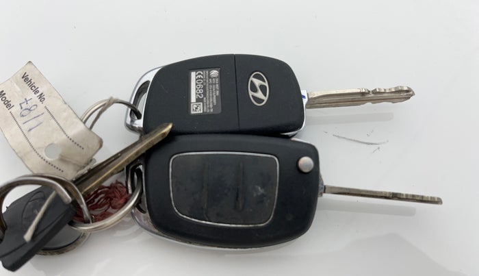 2015 Hyundai Xcent S 1.2, Petrol, Manual, 55,600 km, Key Close Up