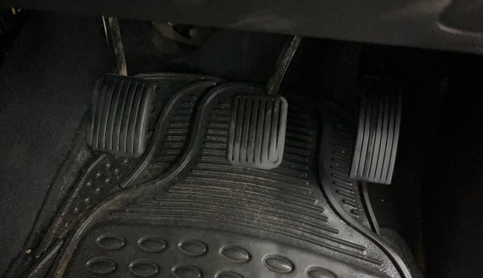 2015 Hyundai Xcent S 1.2, Petrol, Manual, 55,600 km, Pedals