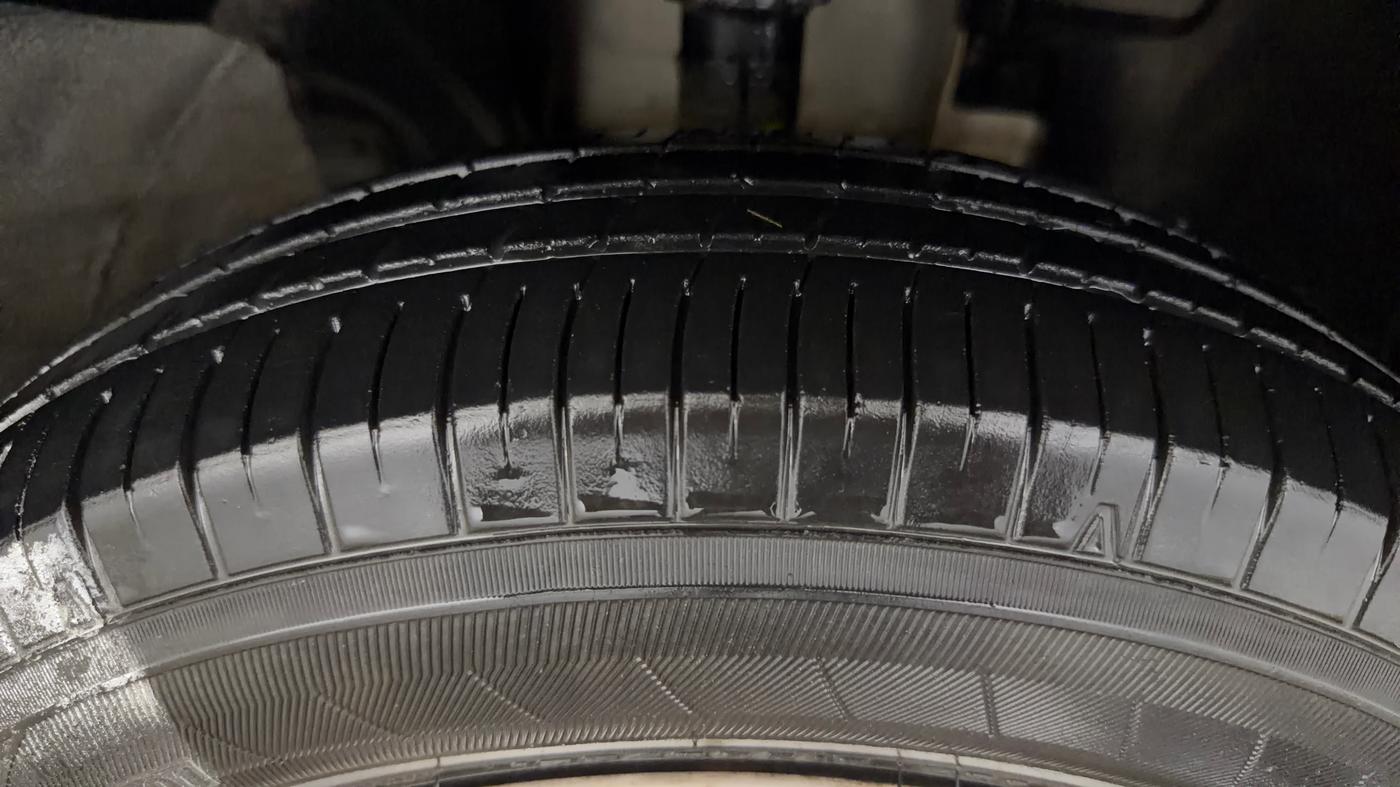 2018 Renault Kwid RXL, Petrol, Manual, 37,890 km, Right Front Tyre Tread