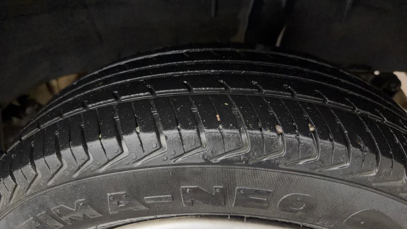 2018 Renault Kwid RXL, Petrol, Manual, 37,890 km, Left Rear Tyre Tread