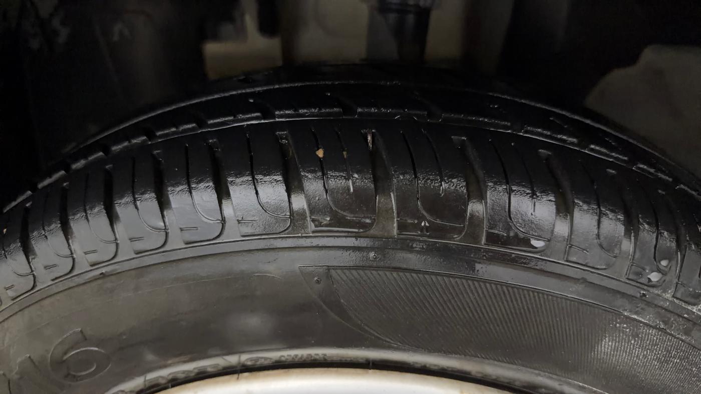 2018 Renault Kwid RXL, Petrol, Manual, 37,890 km, Left Front Tyre Tread