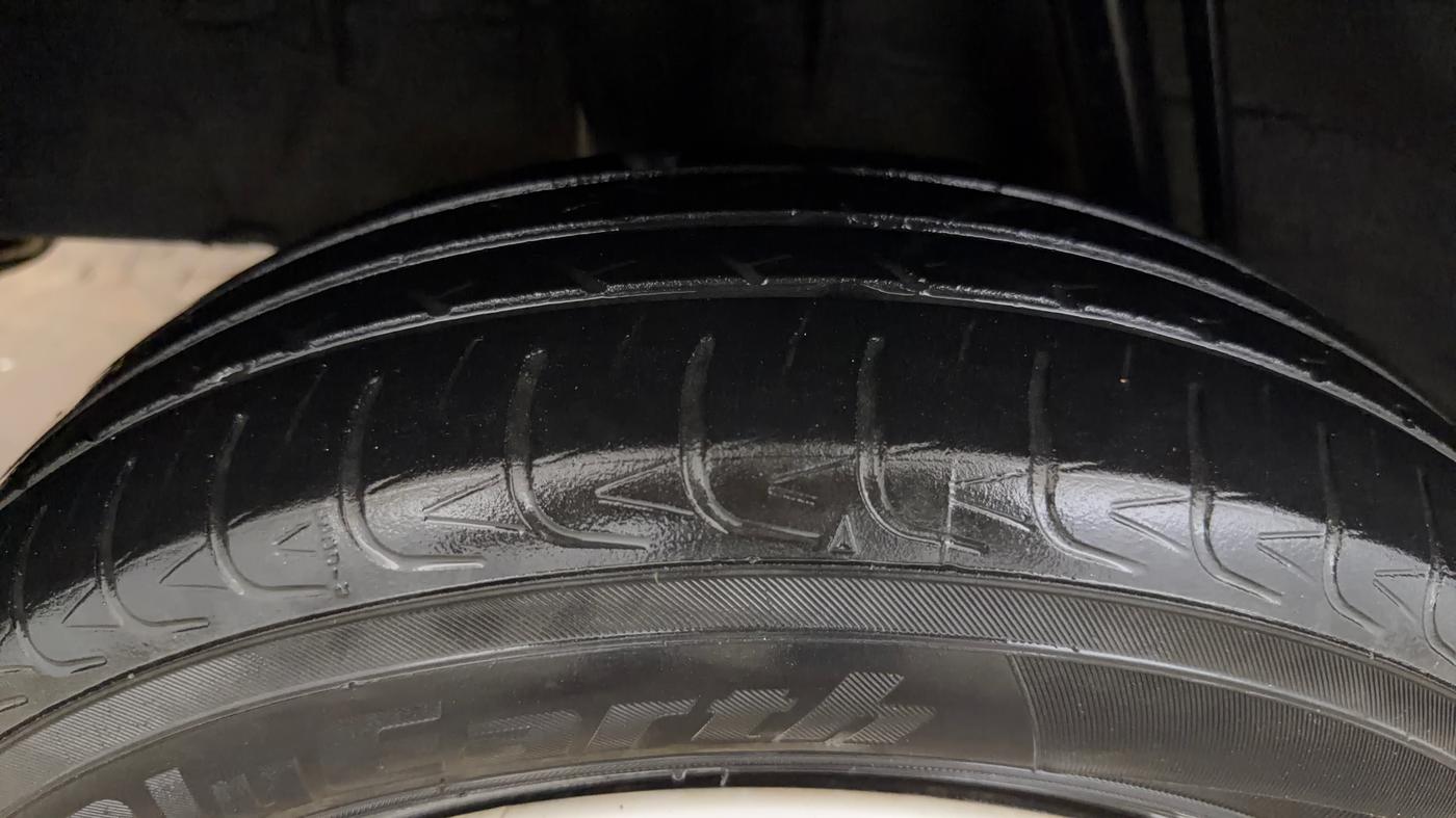 2018 Renault Kwid RXL, Petrol, Manual, 37,890 km, Right Rear Tyre Tread