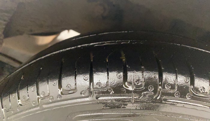 2018 Hyundai Eon MAGNA +, Petrol, Manual, 51,041 km, Left Rear Tyre Tread