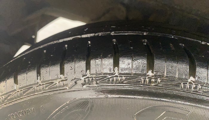 2018 Hyundai Eon MAGNA +, Petrol, Manual, 51,041 km, Right Rear Tyre Tread