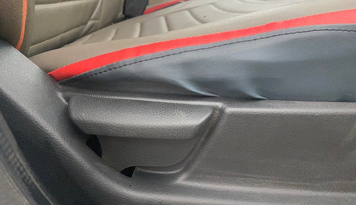 2018 Hyundai Eon MAGNA +, Petrol, Manual, 51,041 km, Driver Side Adjustment Panel