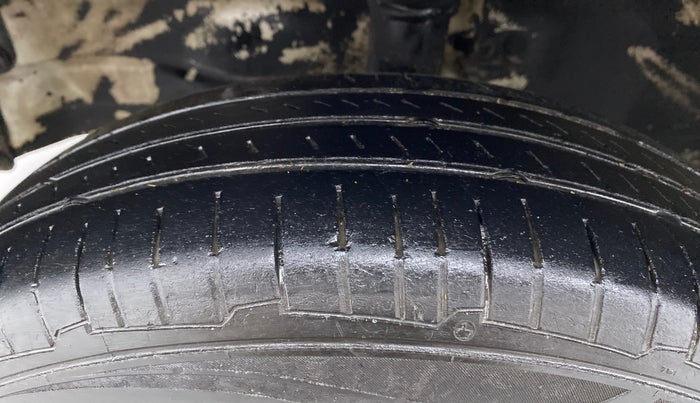 2014 Maruti Wagon R 1.0 LXI CNG, CNG, Manual, 80,360 km, Left Front Tyre Tread