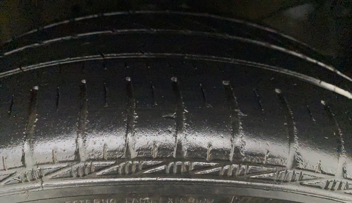 2015 Honda Brio S MT, Petrol, Manual, 14,397 km, Right Front Tyre Tread