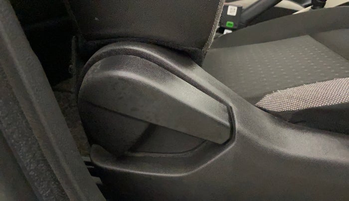 2024 Nissan MAGNITE XL AMT EZ Shift, Petrol, Automatic, 19,213 km, Driver Side Adjustment Panel