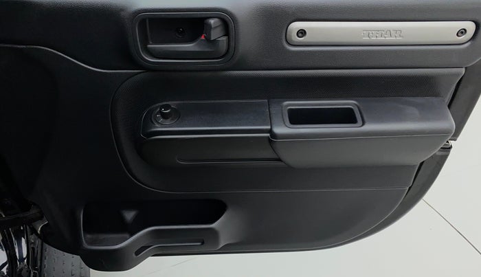 2022 Mahindra Thar LX HT PETROL 4WD MT, Petrol, Manual, 16,268 km, Driver Side Door Panels Control