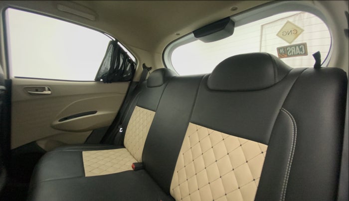 2018 Hyundai NEW SANTRO SPORTZ CNG, CNG, Manual, 16,808 km, Right Side Rear Door Cabin