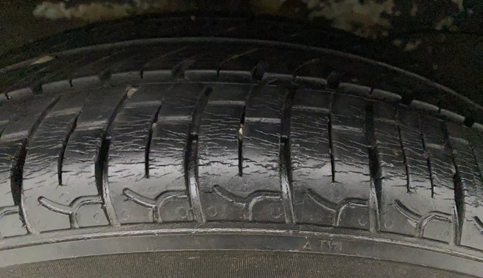 2018 Hyundai NEW SANTRO SPORTZ CNG, CNG, Manual, 16,808 km, Right Rear Tyre Tread