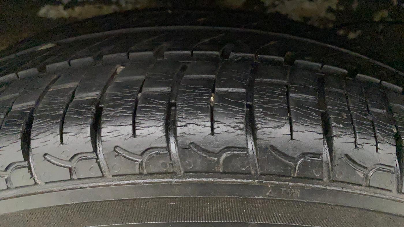 2018 Hyundai NEW SANTRO SPORTZ CNG, CNG, Manual, 16,808 km, Left Front Tyre Tread