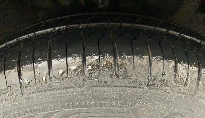 2011 Hyundai i10 ERA 1.1, Petrol, Manual, 85,577 km, Right Front Tyre Tread