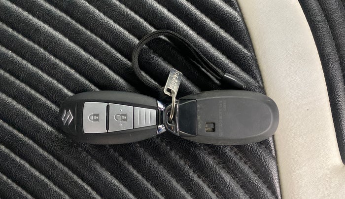 2017 Maruti Baleno ALPHA PETROL 1.2, Petrol, Manual, 43,745 km, Key Close Up